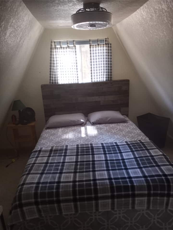 سرير ميموري فوم كوين