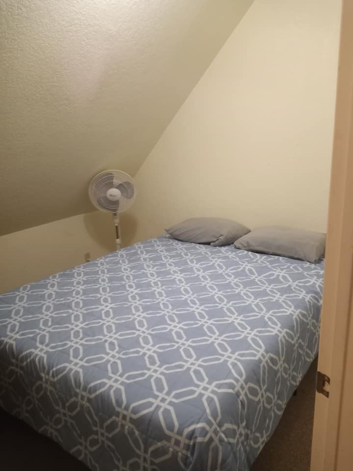 سرير ميموري فوم كوين