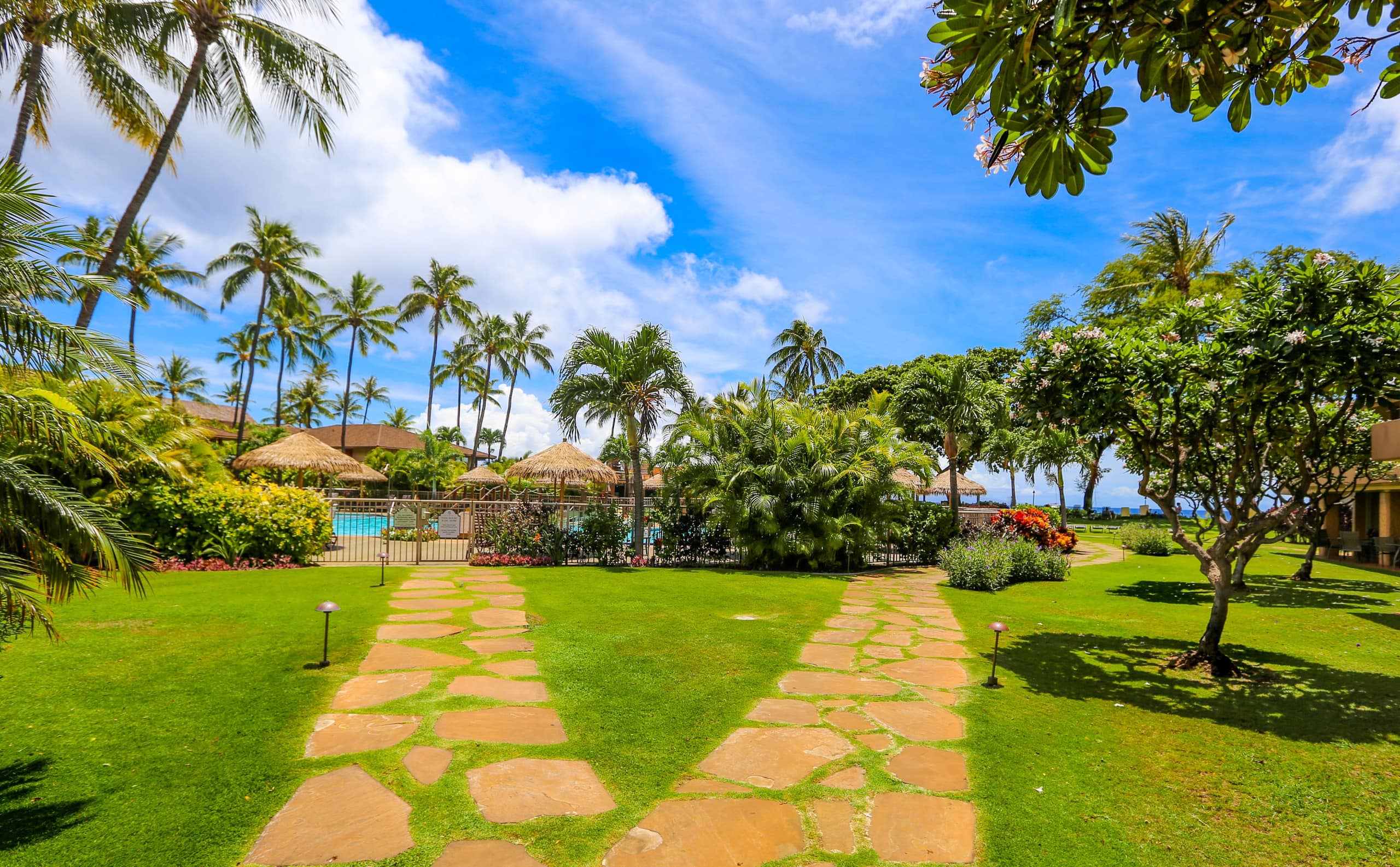 Condo in Lahaina · ★4.84 · 2 bedrooms · 4 beds · 2 baths - Image 28