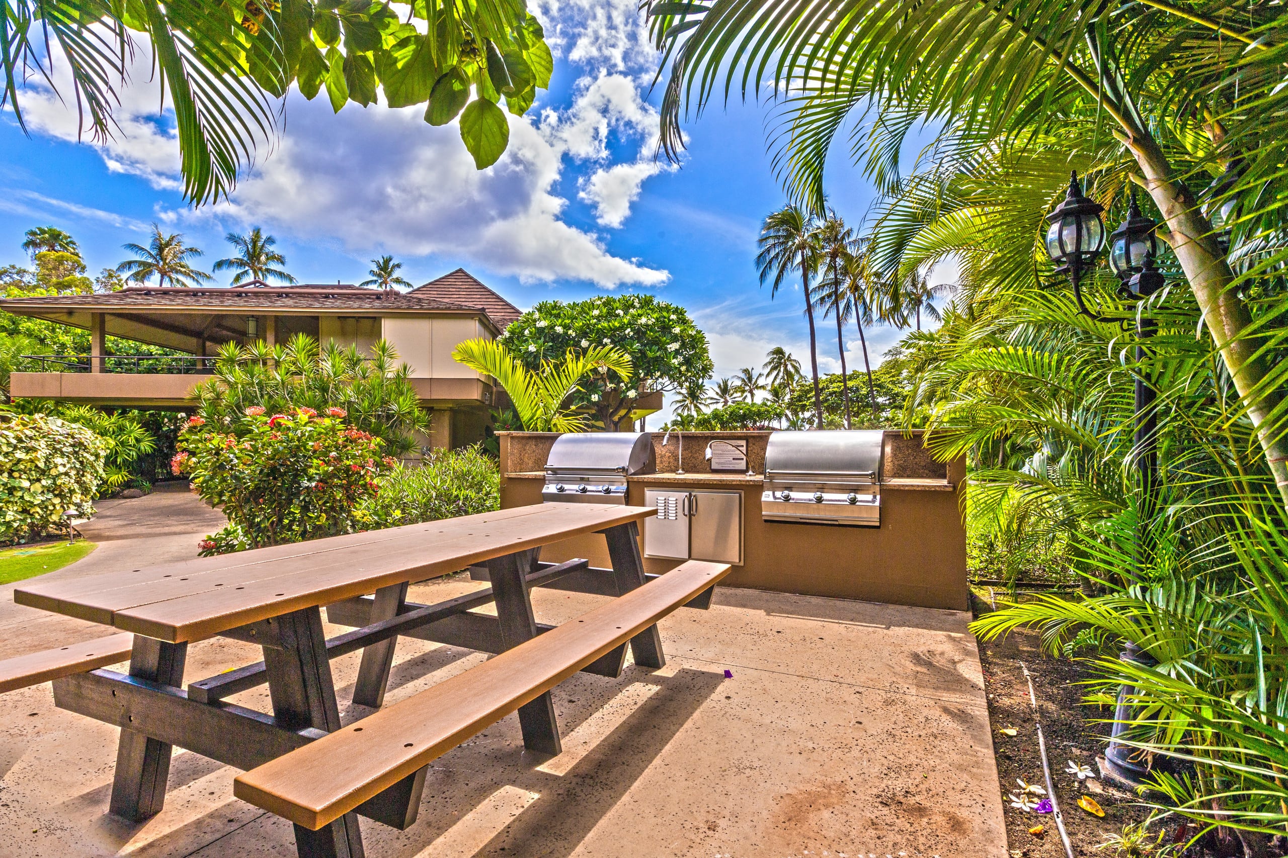Condo in Lahaina · ★4.84 · 2 bedrooms · 4 beds · 2 baths - Image 42