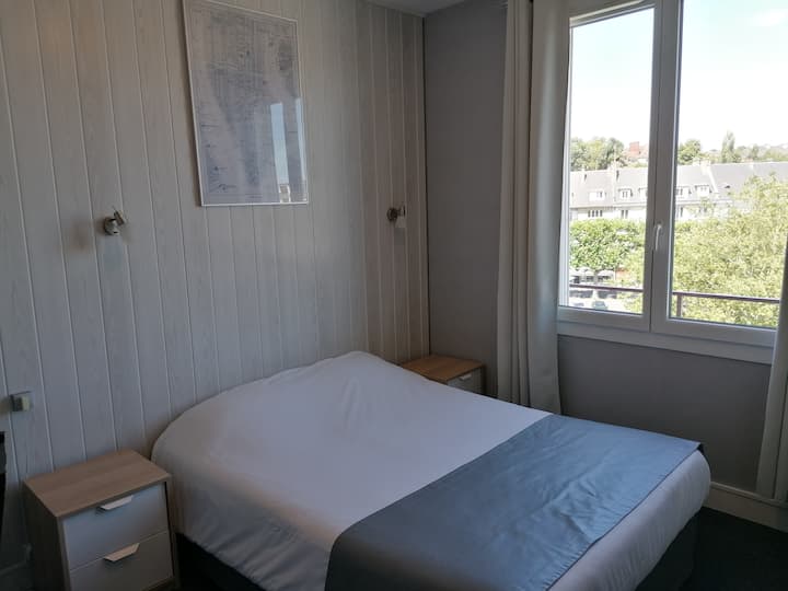 Chambre Double Vue Sur Le Port Avec Douche - Caen