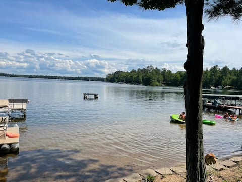 Cozy 2 Bedroom Cottage on Clear Lake