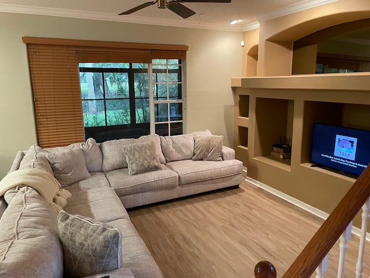 Beautiful 2 Bedroom Home In Golf Course Community - キシミー, FL