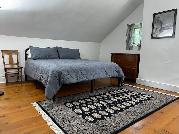 Апартамент Ironmaster - двойно легло и голяма баня и тоалетна