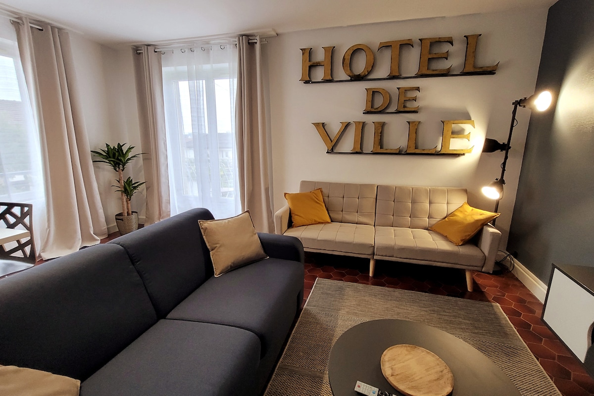 Living room with sofa bed, with Smart HD TV.