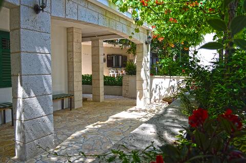 Apartment Kostanić I