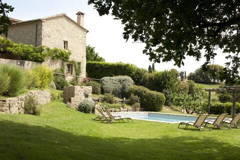 SANTA MARIA- Large apartment in charming villa.