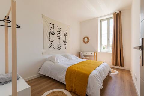 Spacious Downtown Apartment - Parking