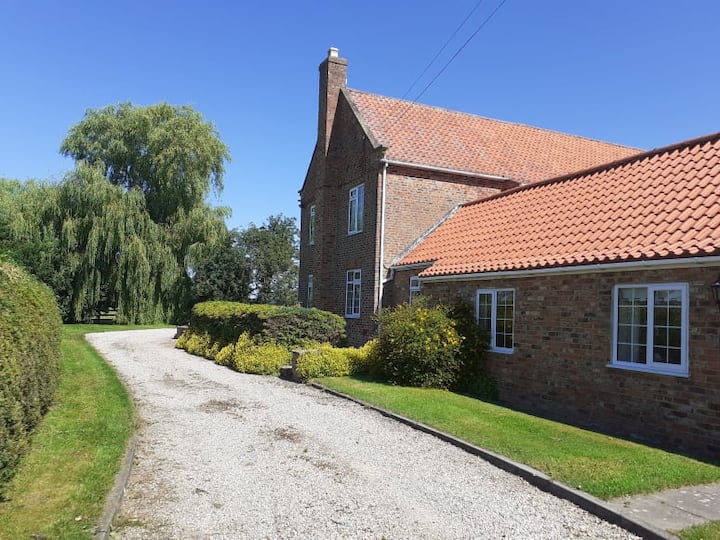 Spacious two bedroom country property Houses for Rent in South