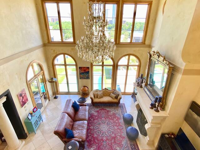 Luxury South Congress Villa with heated pool/spa gallery image 5