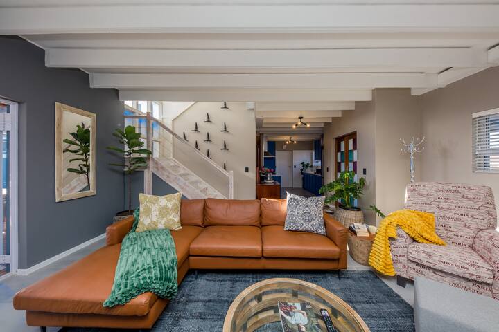 Large House Fireplace+ Braai+Pool gallery image 3