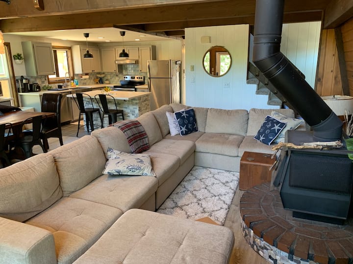 Mermaid & Pirate Hideaway W/ Room For Castaways! - Manzanita, OR