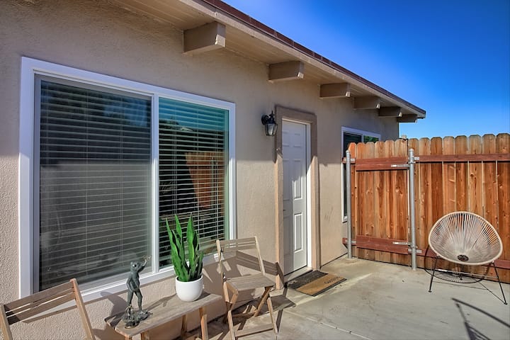 Private Studio In North Oxnard - Oxnard, CA