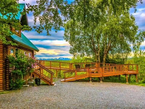 Private Lodging on 12 Acres with Mountain Views