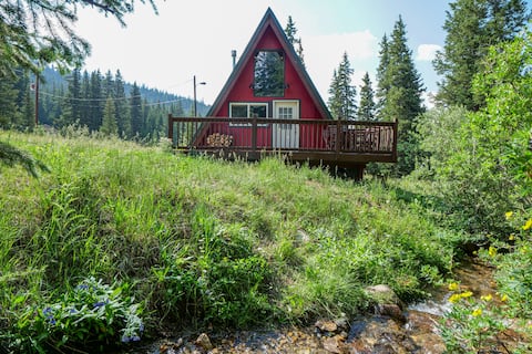 Creekside A-Frame with Hot Tub - 12 miles to Breck