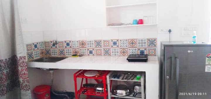 Studio3 Pvtentrn Kitchn Balcny Noidasec18metro650m - Noida