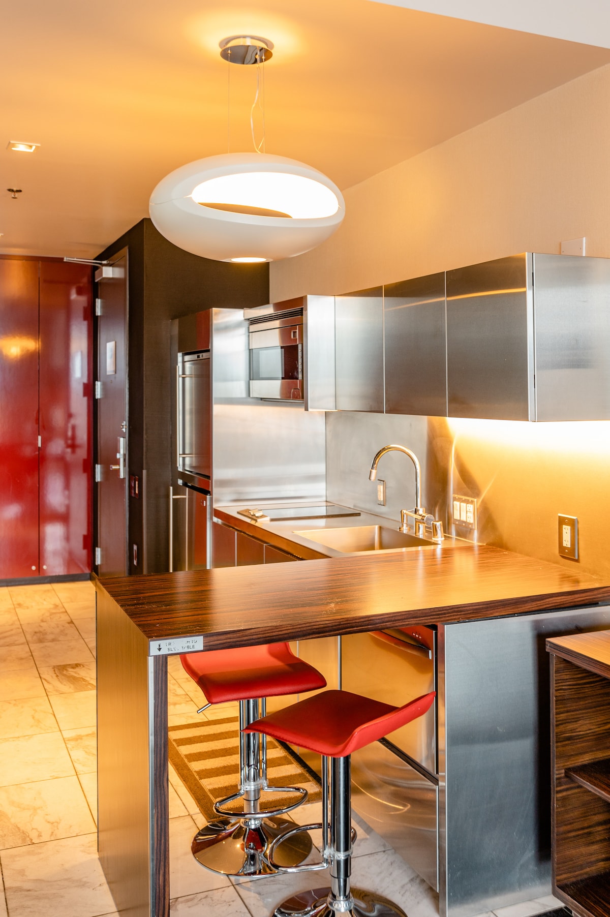 Palms Place Suite