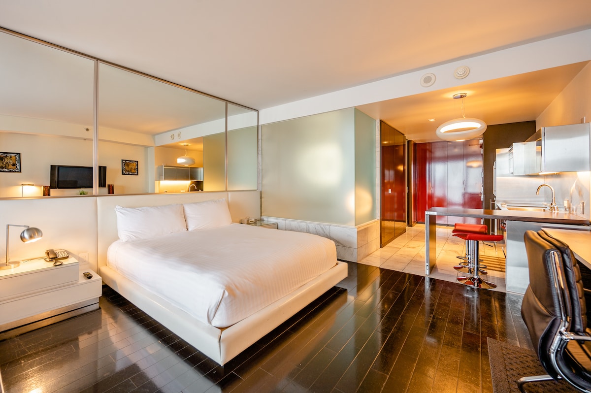 Palms Place Suite