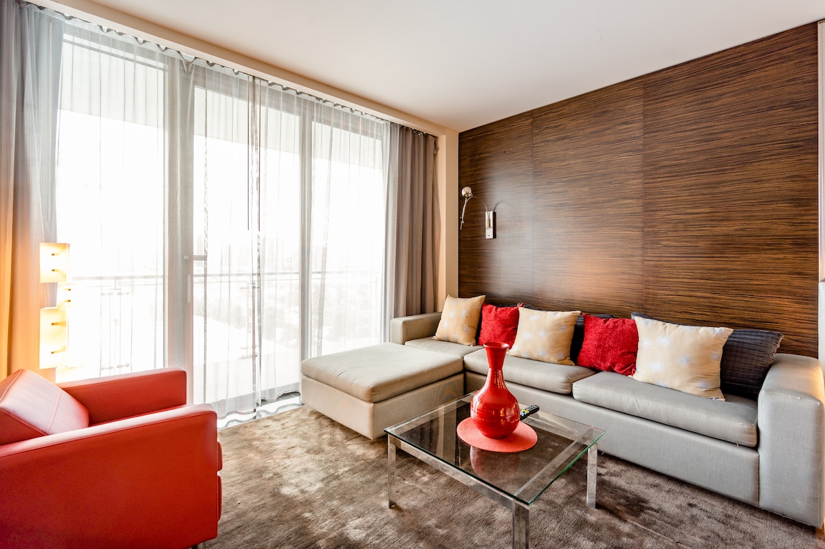 Palms Place Suite