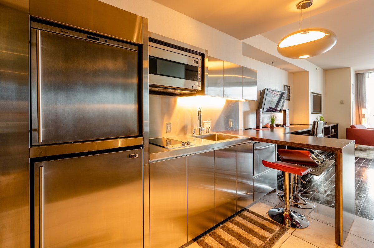 Palms Place Suite