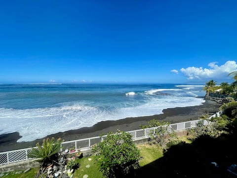 The beach as your neighbor (Sapinus Inn)