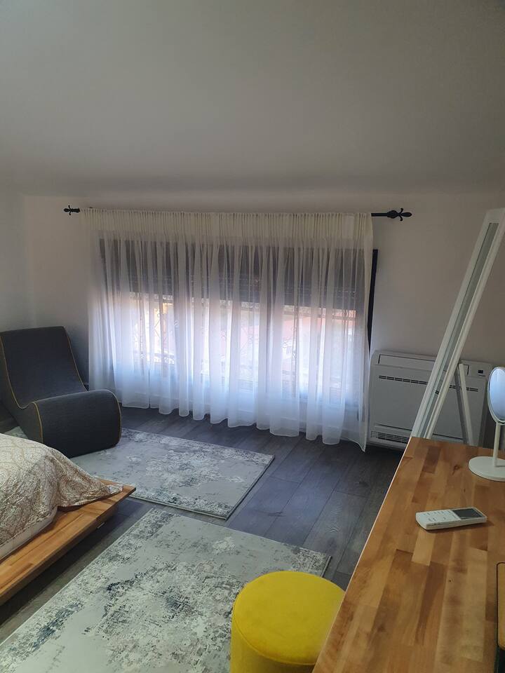 Таван - како таванот на спалната соба 2.