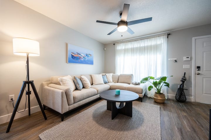Luxurious Gainesville Townhouse! - Gainesville, FL