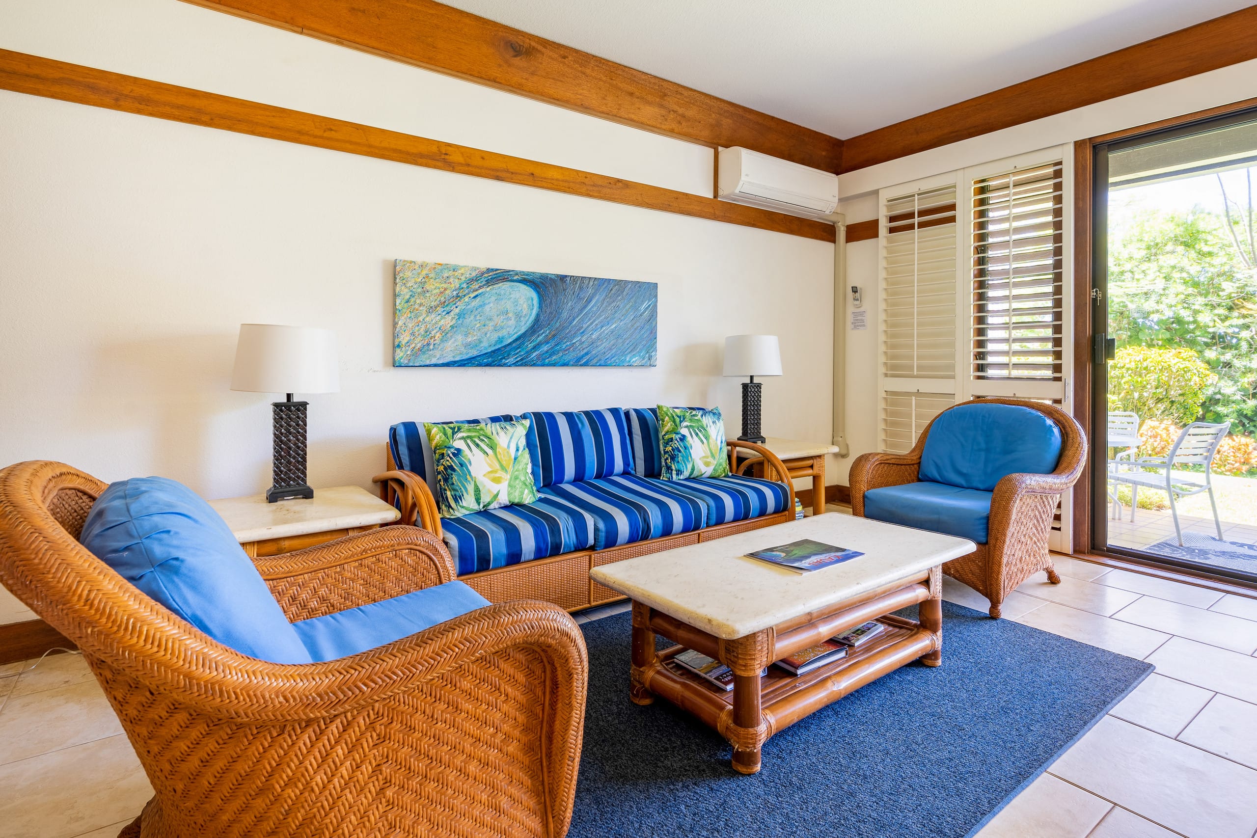 Serene Location, AC, sleeps 4, pool access - Photo 1