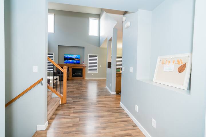 Over 2000 sqft entire house for families/sml group gallery image 4