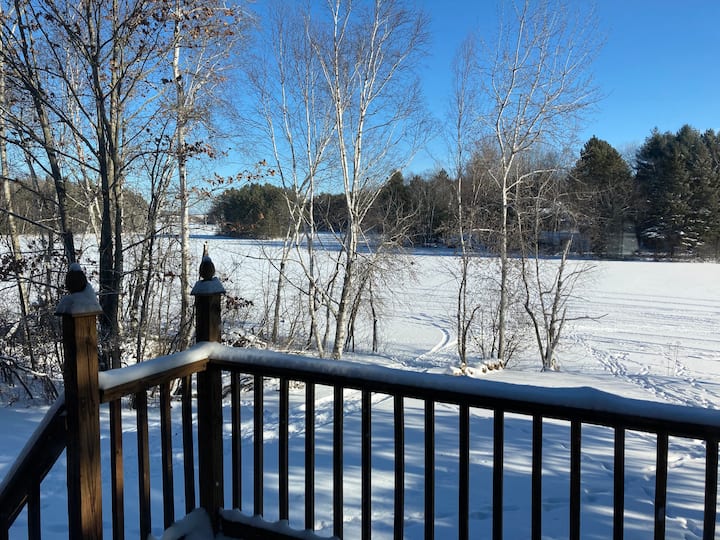 Long Lake, directly on snowmobile trail, Wifi Cottages for Rent in