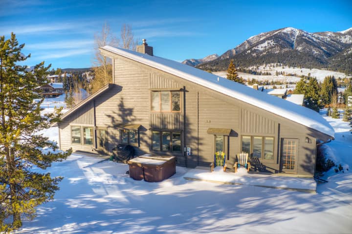 Curley Bear Den - Four Bdrm House - Newly Remodeled With New 6 Person Hot Tub! - Big Sky, MT