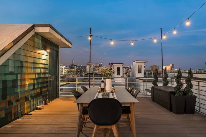 Immaculate Gulch home w/ stunning downtown views! gallery image 5