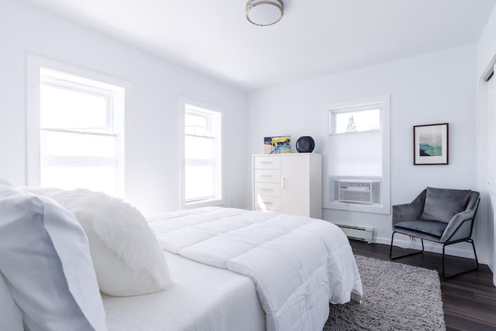 Bedroom #1 with en-suite