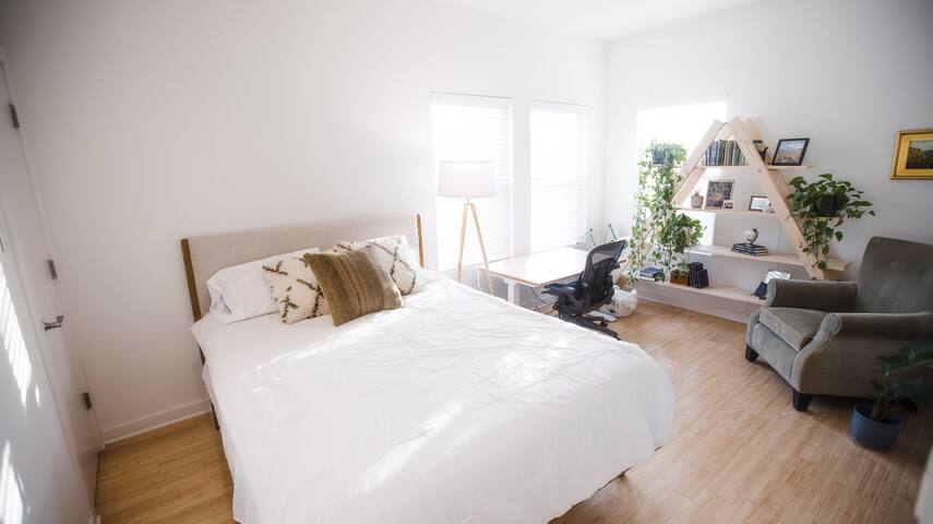 Stylish Home in East Austin near Downtown! gallery image 4