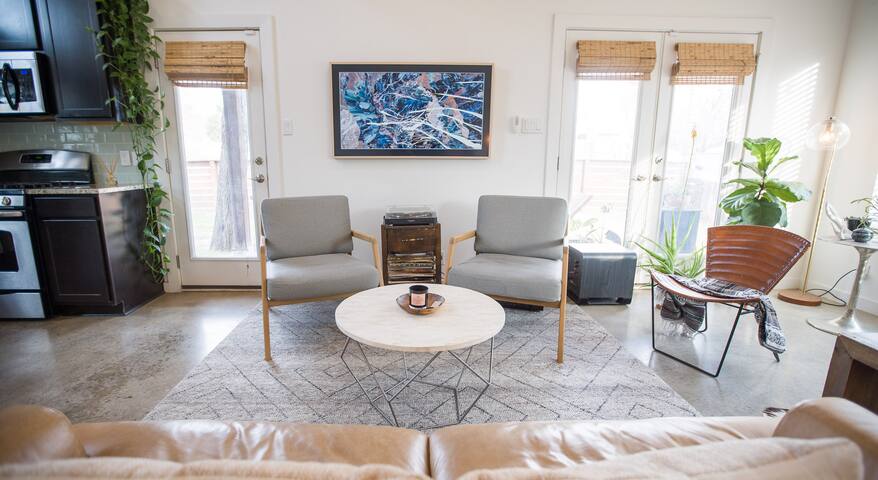 Stylish Home in East Austin near Downtown! gallery image 3