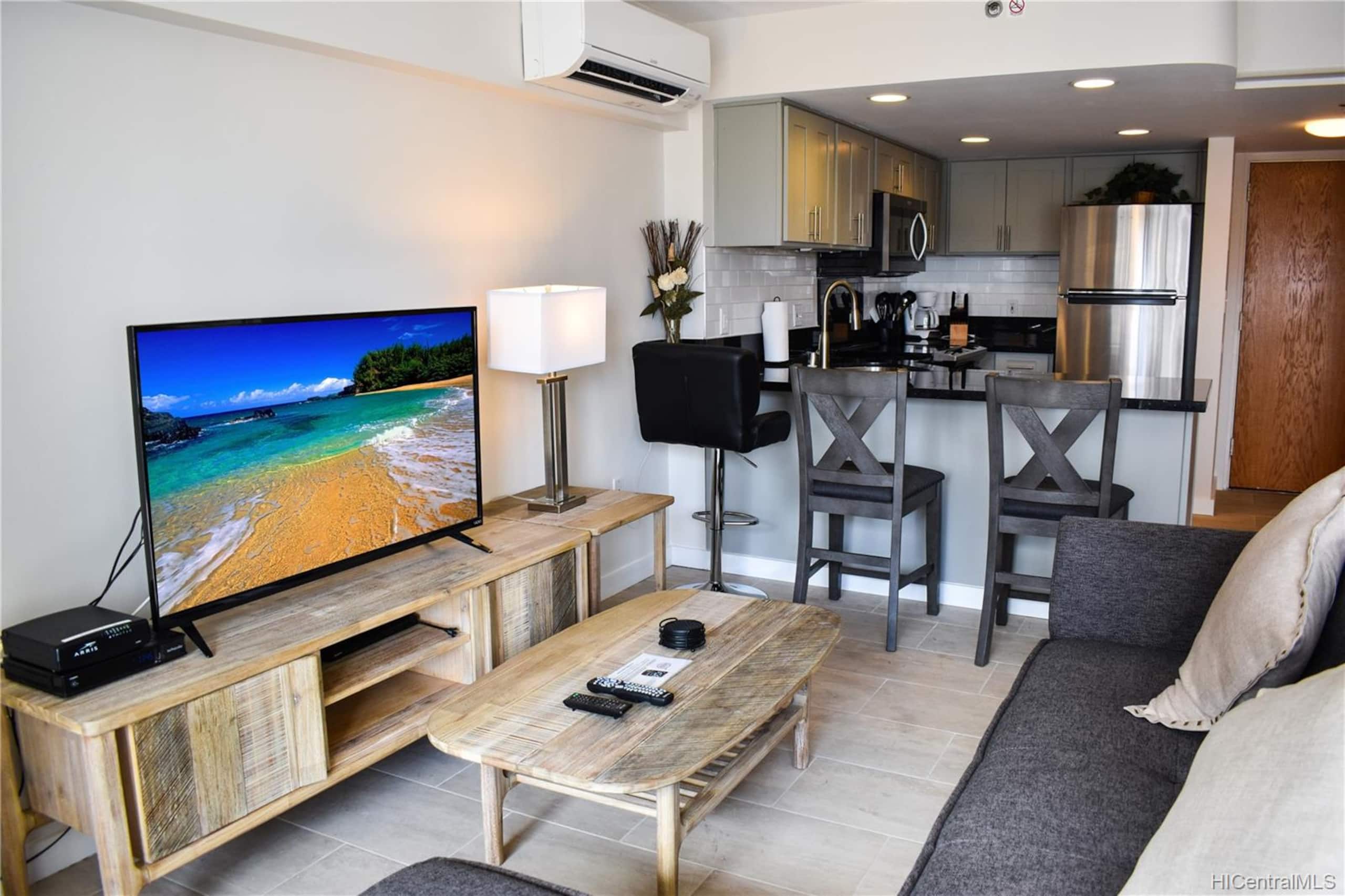 Condo in Honolulu · ★4.9 · 1 bedroom · 2 beds · 1 private bath - Image 1