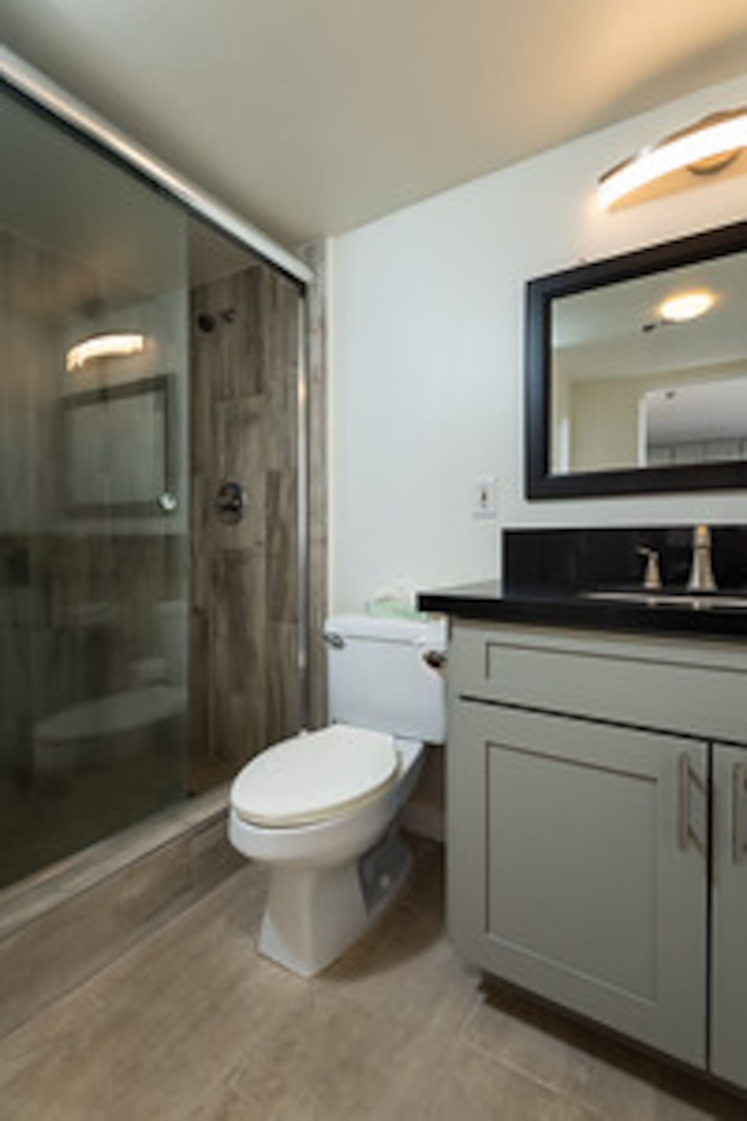 Condo in Honolulu · ★4.9 · 1 bedroom · 2 beds · 1 private bath - Image 9
