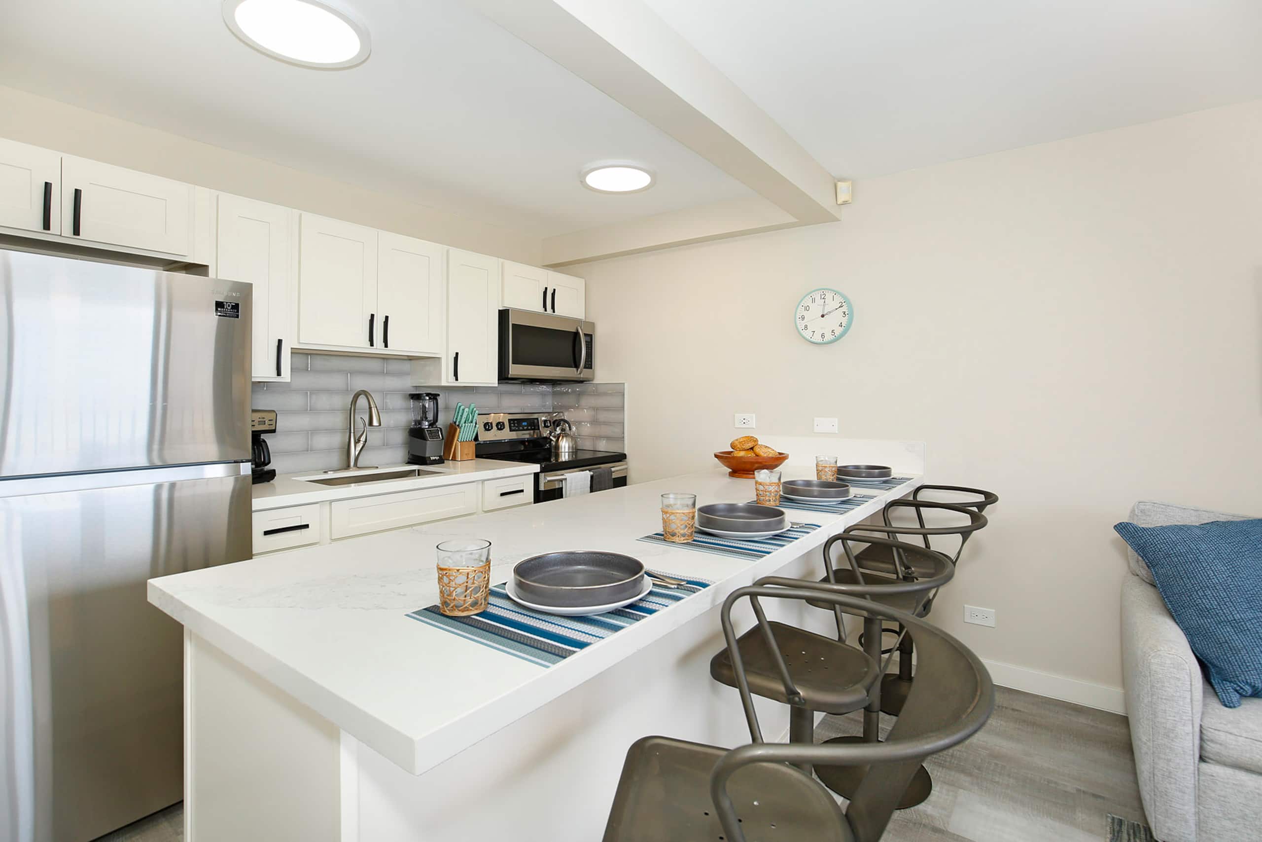 Condo in Honolulu · ★4.83 · 1 bedroom · 2 beds · 1 private bath - Image 8