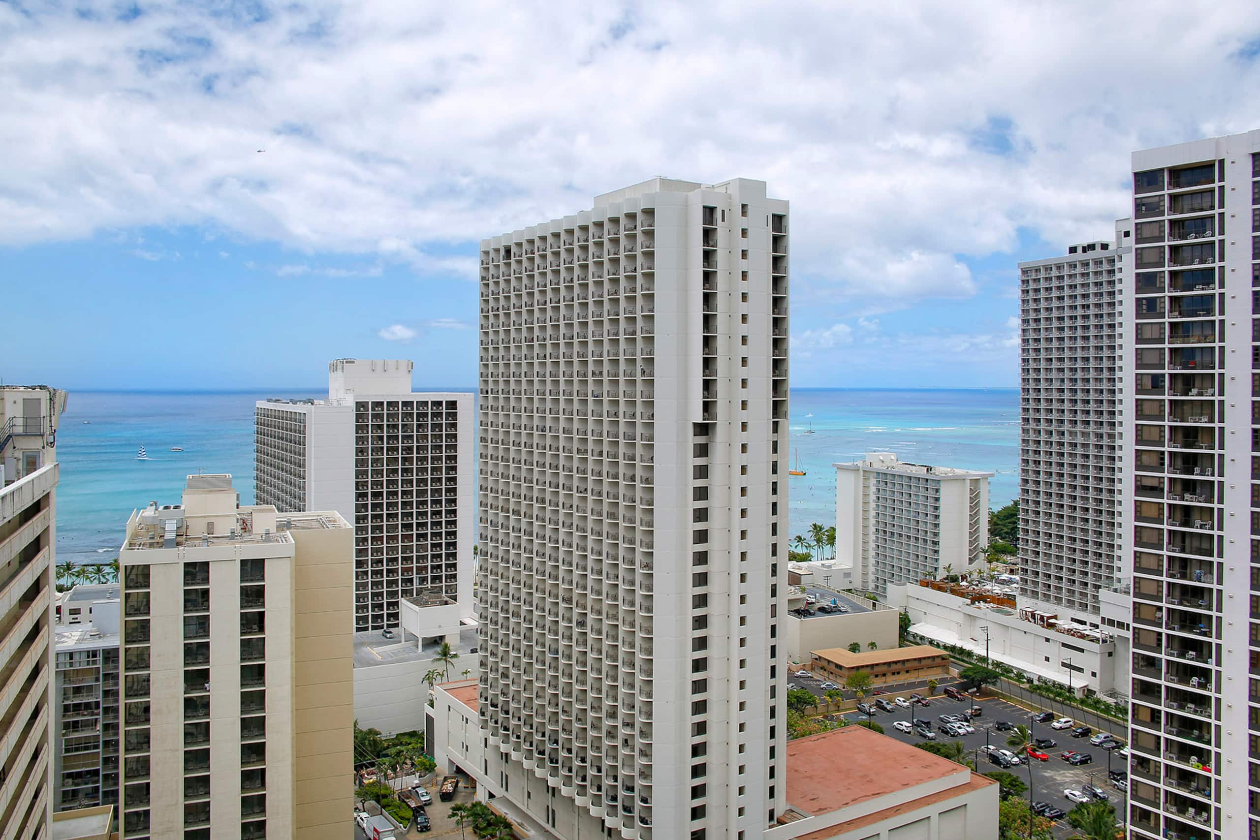 Condo in Honolulu · ★4.83 · 1 bedroom · 2 beds · 1 private bath - Image 21