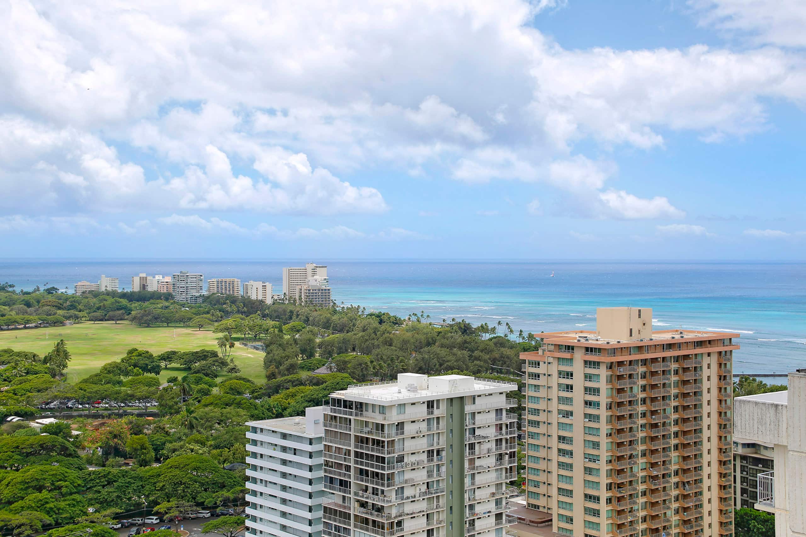 Condo in Honolulu · ★4.83 · 1 bedroom · 2 beds · 1 private bath - Image 24