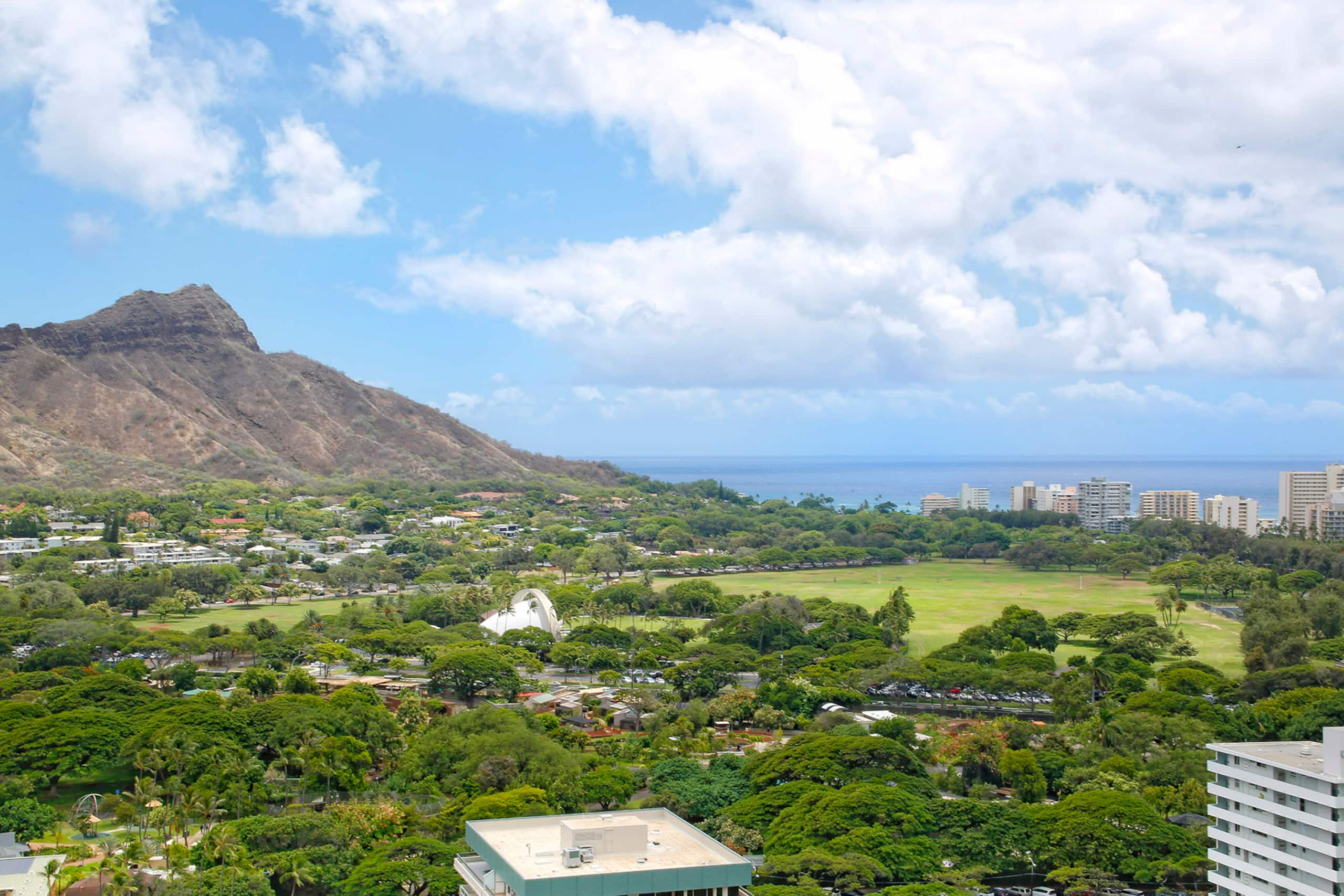 Condo in Honolulu · ★4.83 · 1 bedroom · 2 beds · 1 private bath - Image 23