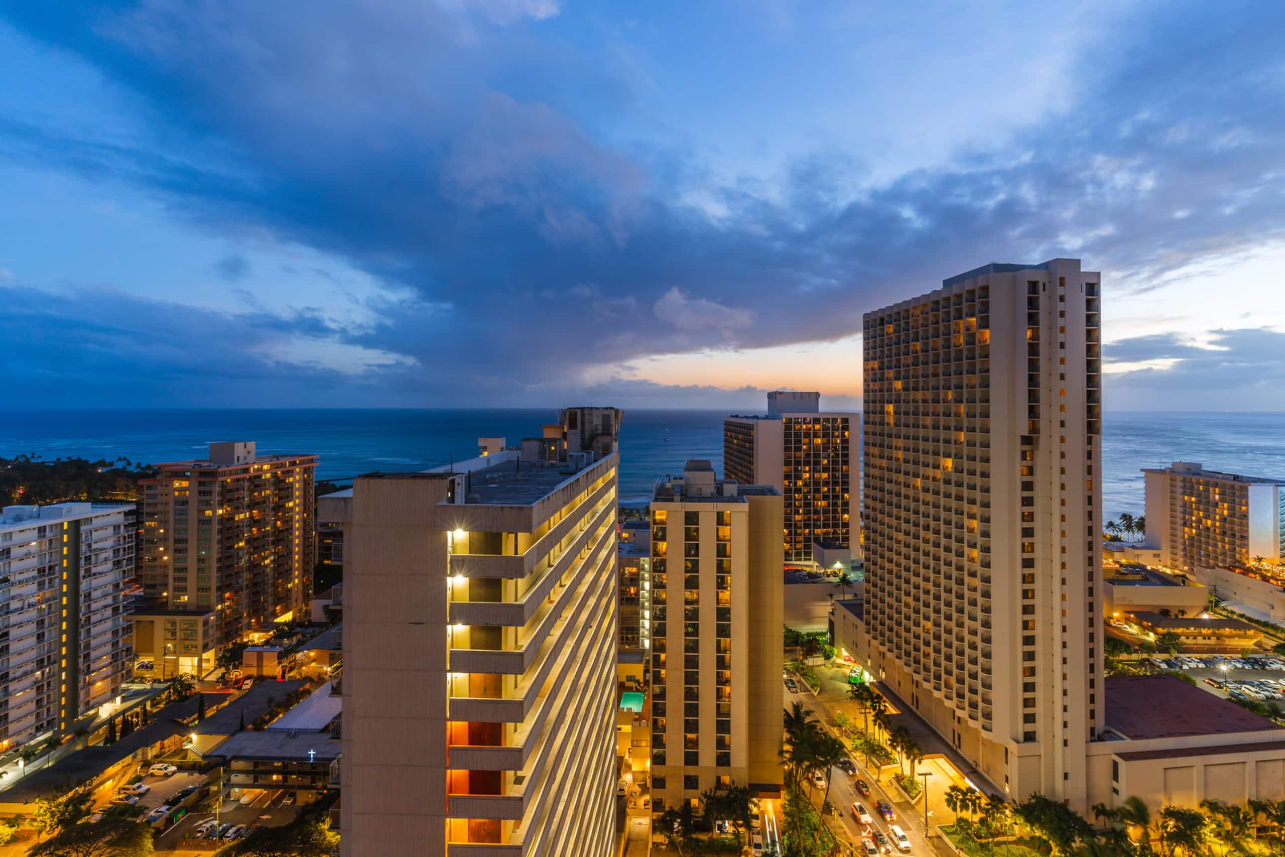 Condo in Honolulu · ★4.83 · 1 bedroom · 2 beds · 1 private bath - Image 19