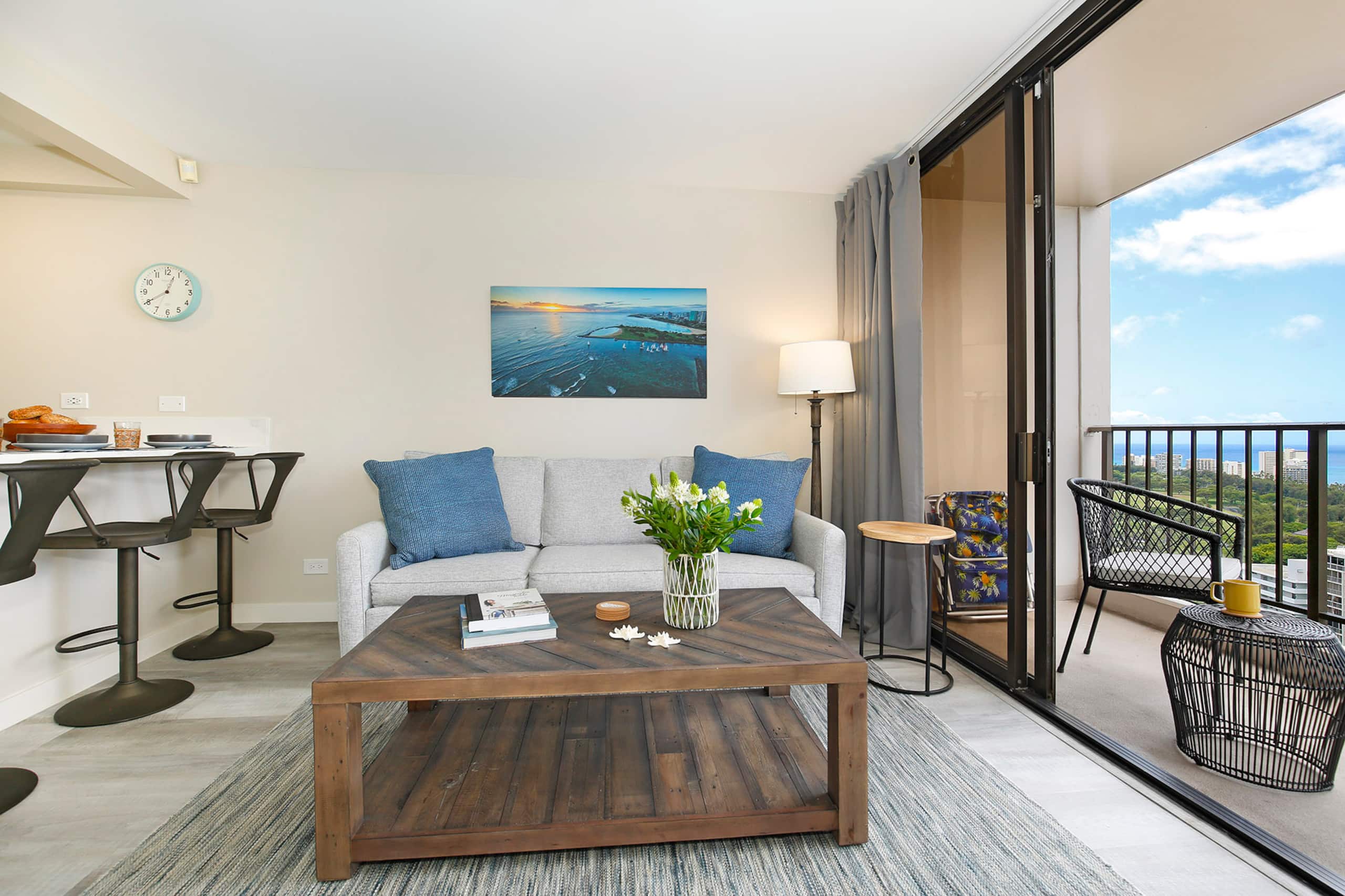 Condo in Honolulu · ★4.83 · 1 bedroom · 2 beds · 1 private bath - Image 5