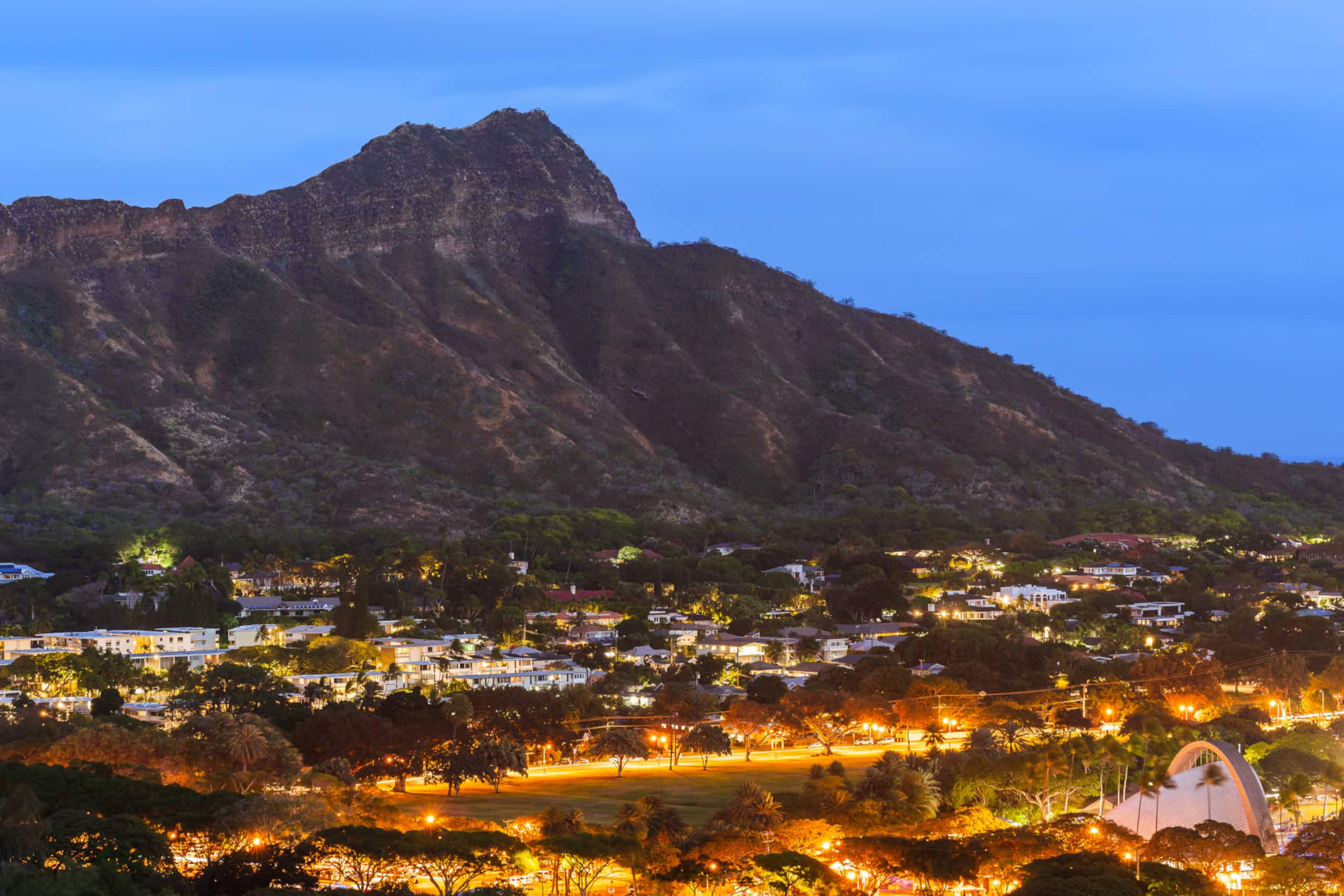 Condo in Honolulu · ★4.83 · 1 bedroom · 2 beds · 1 private bath - Image 27