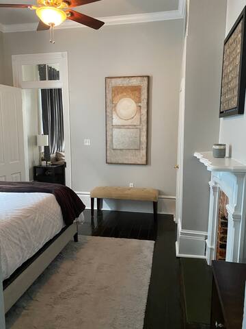 Inviting Irish Channel Shotgun house. gallery image 5