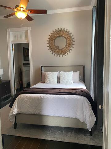 Inviting Irish Channel Shotgun house. gallery image 4