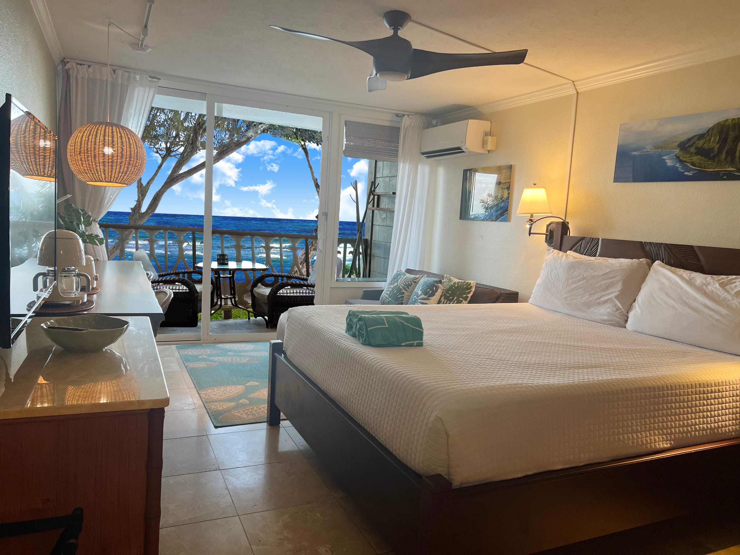 Beach front unit with breathtaking ocean view & AC - Photo 15