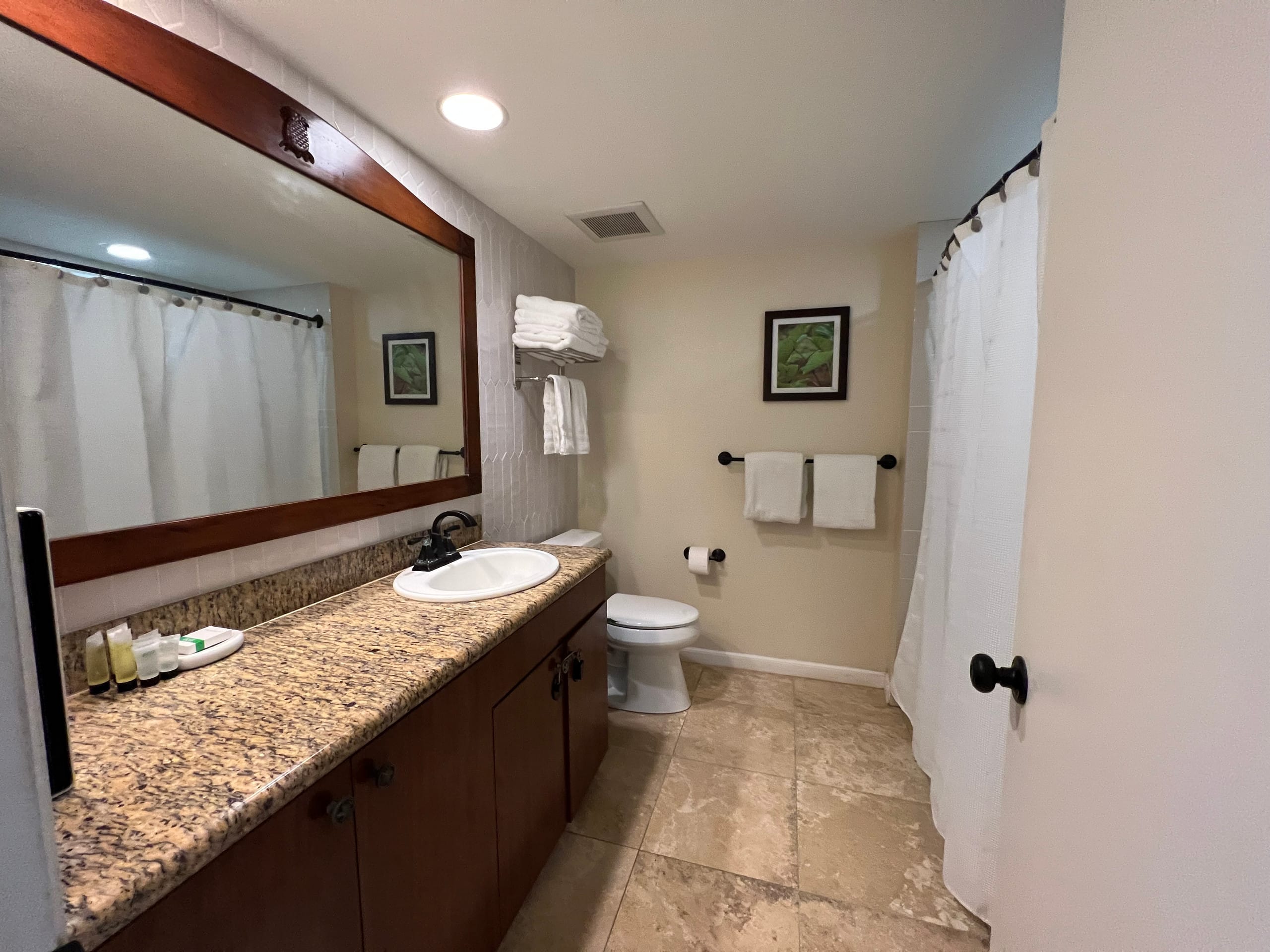 Beach front unit with breathtaking ocean view & AC - Photo 5