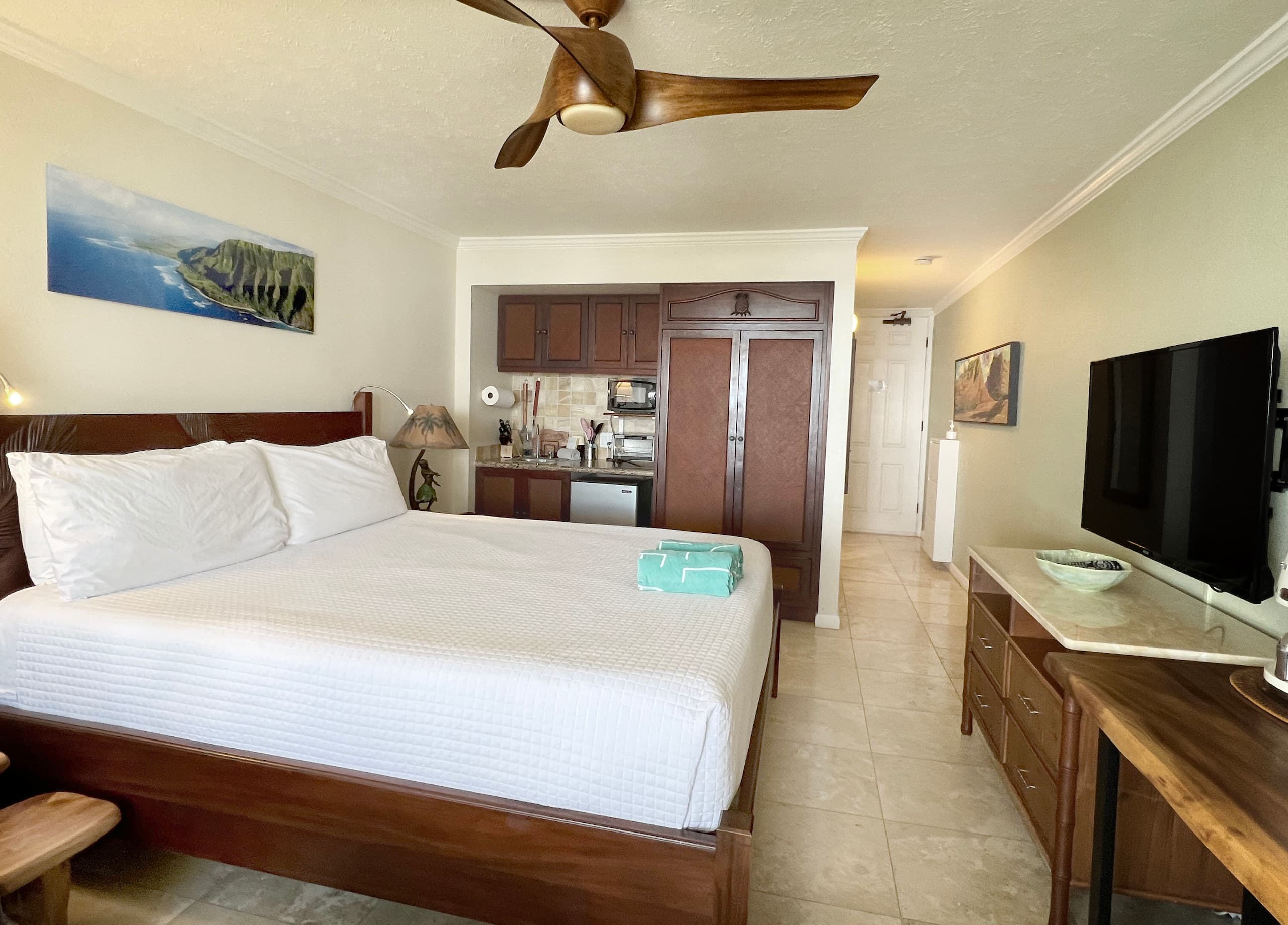 Beach front unit with breathtaking ocean view & AC - Photo 17