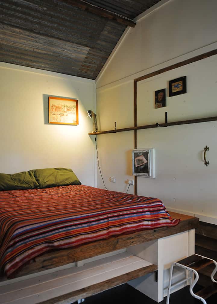 bedroom, reading, meditation